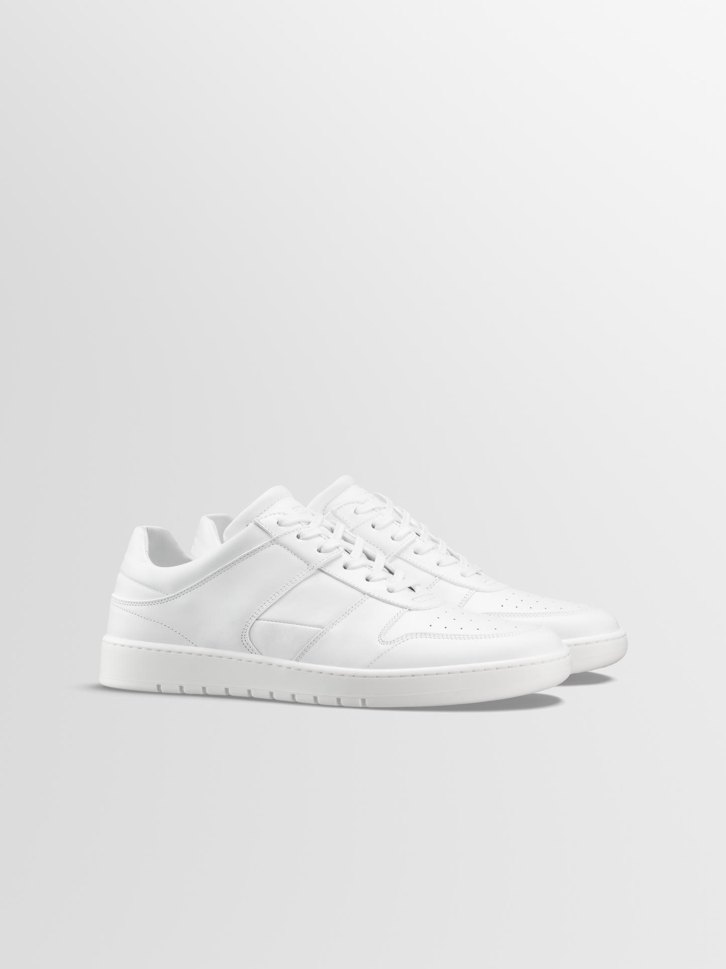 Aventino in Triple White