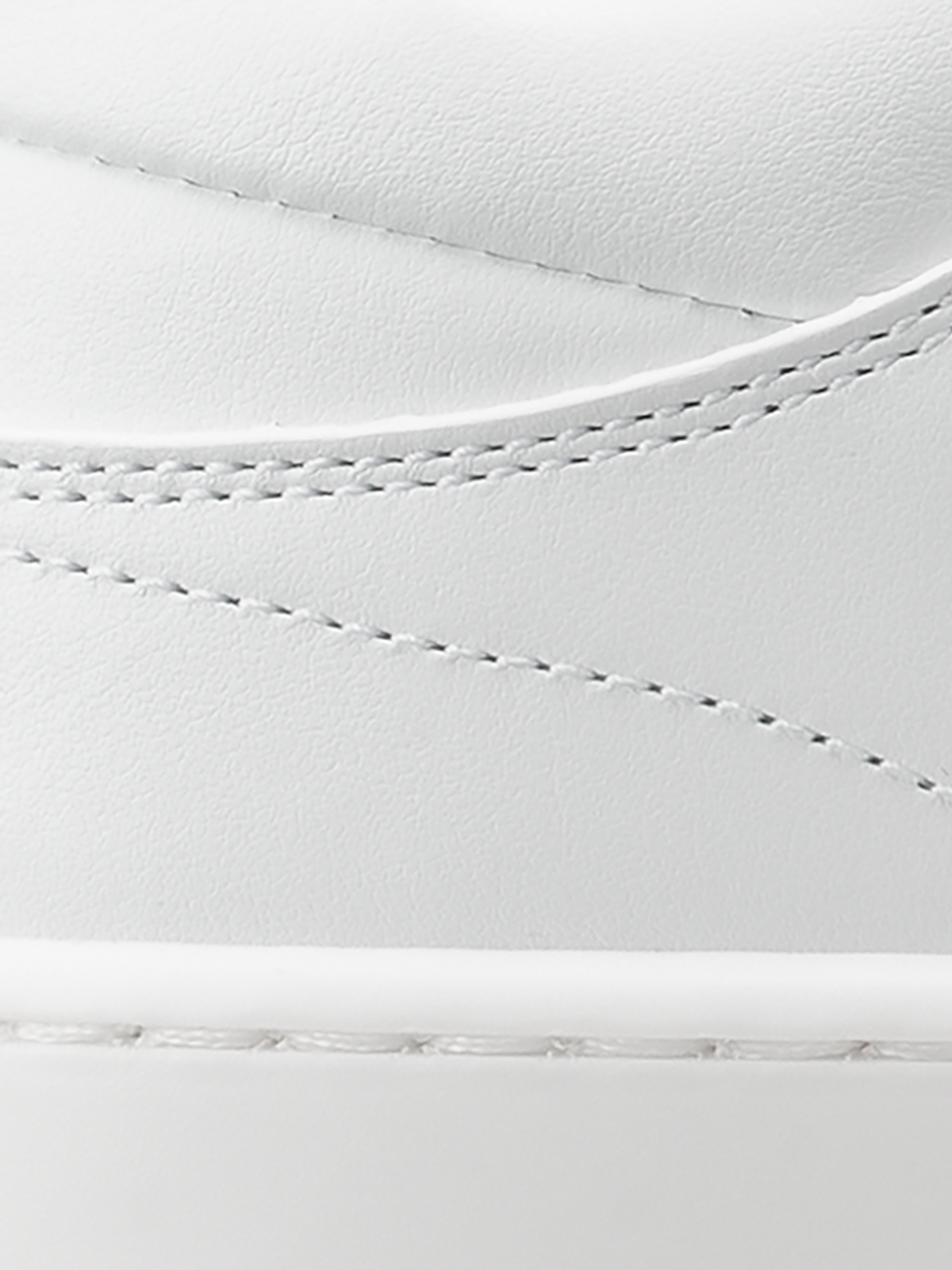 Aventino in Triple White